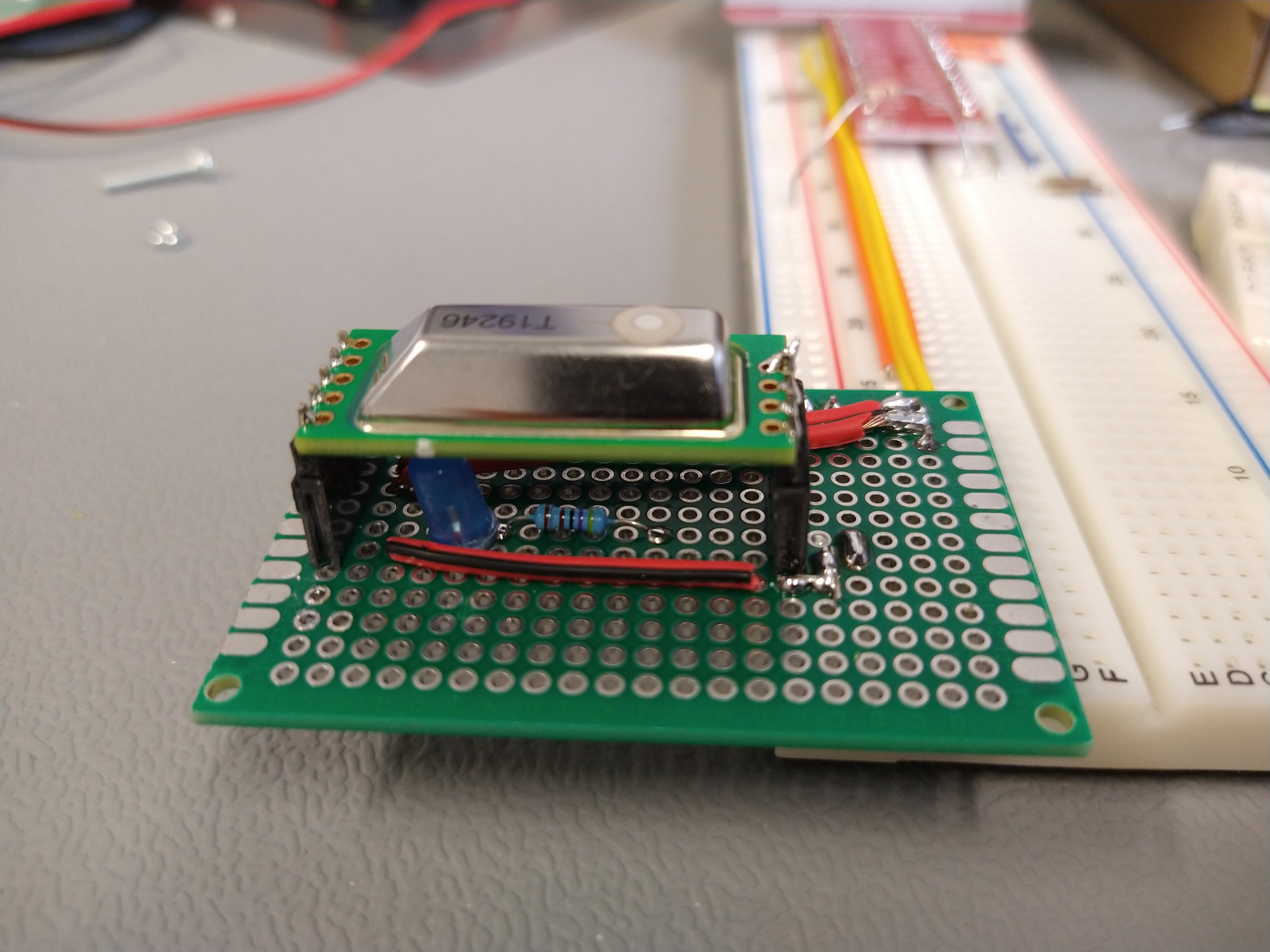 CO2-Sensor breakout board for internal testing with status LED when a measurement is happening